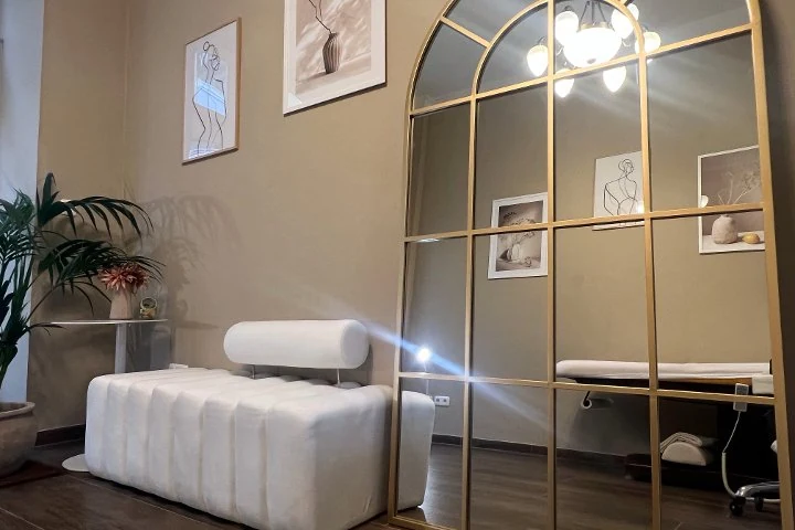 Alexas Faces - Permanent Beauty – Glockenbachviertel, München