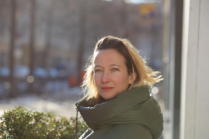 Belly massage w/ Emilie – Bernauer Straße, Berlin