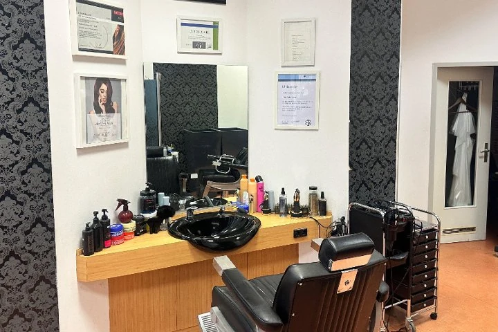Coiffeur Les Beautés – Voltastraße, Berlin