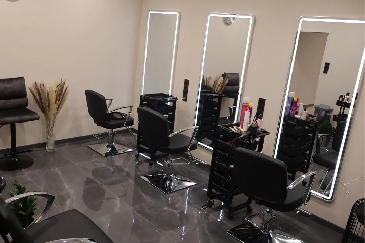 Glow Studio by Tatiana Friseur – Ostend, Frankfurt am Main
