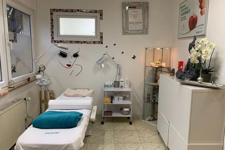 Hairs & Others – Leverkusen