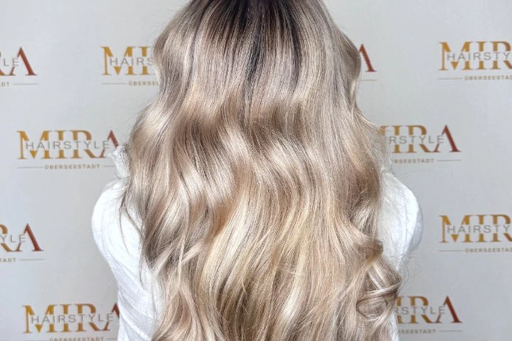 Hairstyle Mira in der Überseestadt – Überseestadt, Bremen