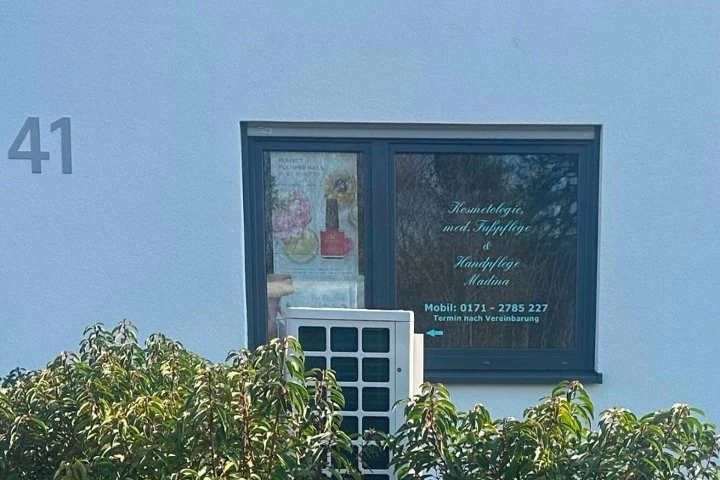 Kosmetik & Fußpflege bei Madina – Frankfurter Berg, Frankfurt am Main