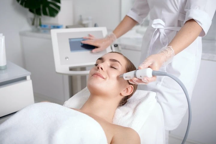 Schuback Parfümerie Kosmetik Studio und Beauty Station Lübeck am Kaufhof – Lübeck