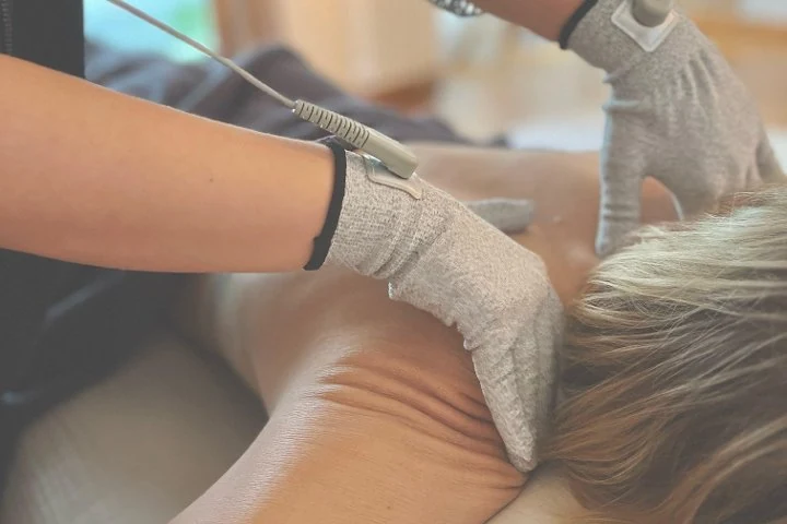slow:now Ultra. Deep. Technologie - Mehr als Massage – Akazienkiez, Berlin