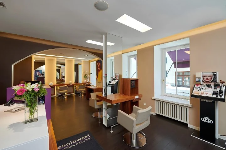 Weaam Kisso Hair im Salon Wesolowski – Gärtnerplatz, München