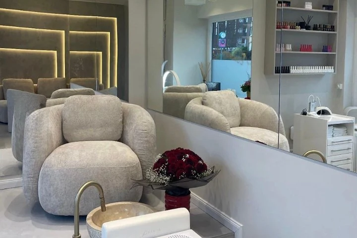 Yulia Nails by Roberta Skin Studio – Mühlenkamp, Hamburg