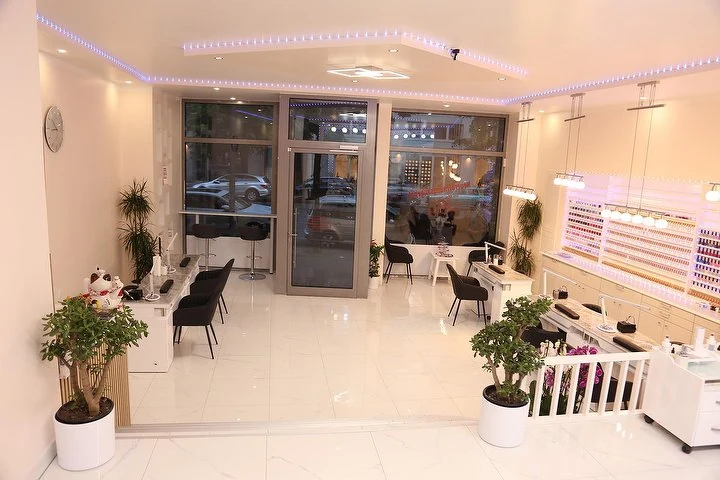 Zen Nails – Rosenthaler Platz, Berlin